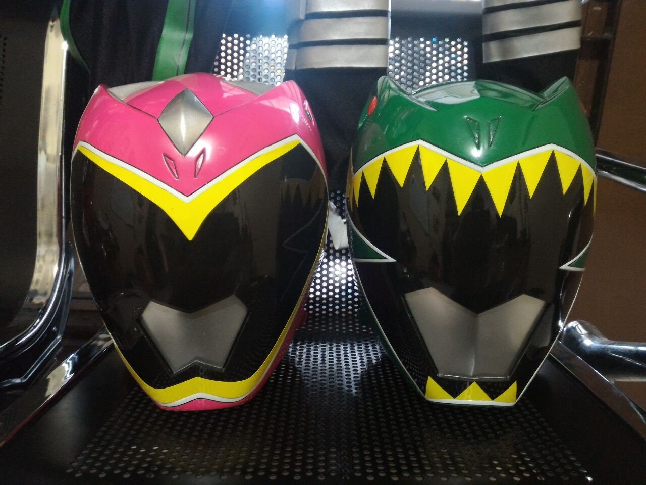 ANIKI Dino Charge Cosplay Collectible Helmet