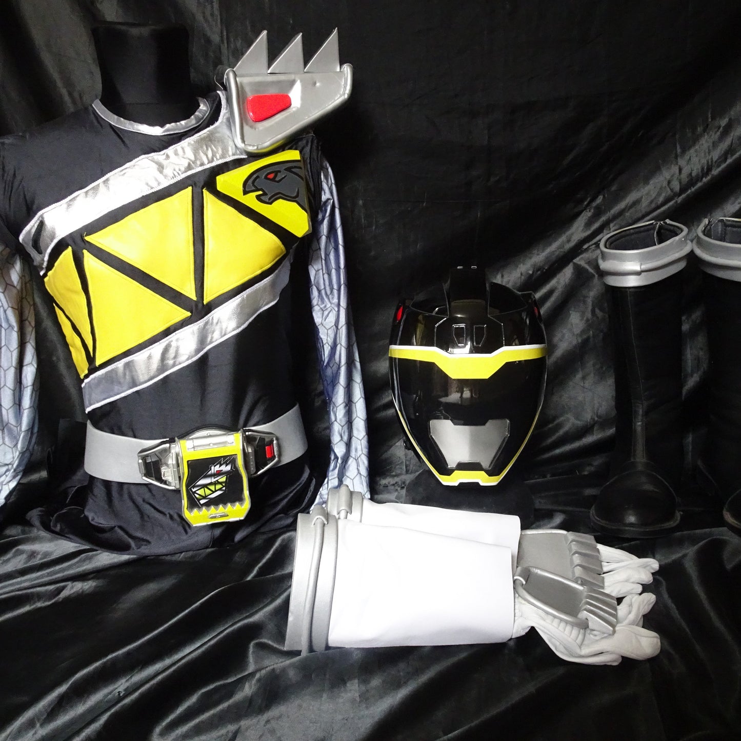 ANIKI Dino Charge Ranger Costume Cosplay Sentai Kyoryuger