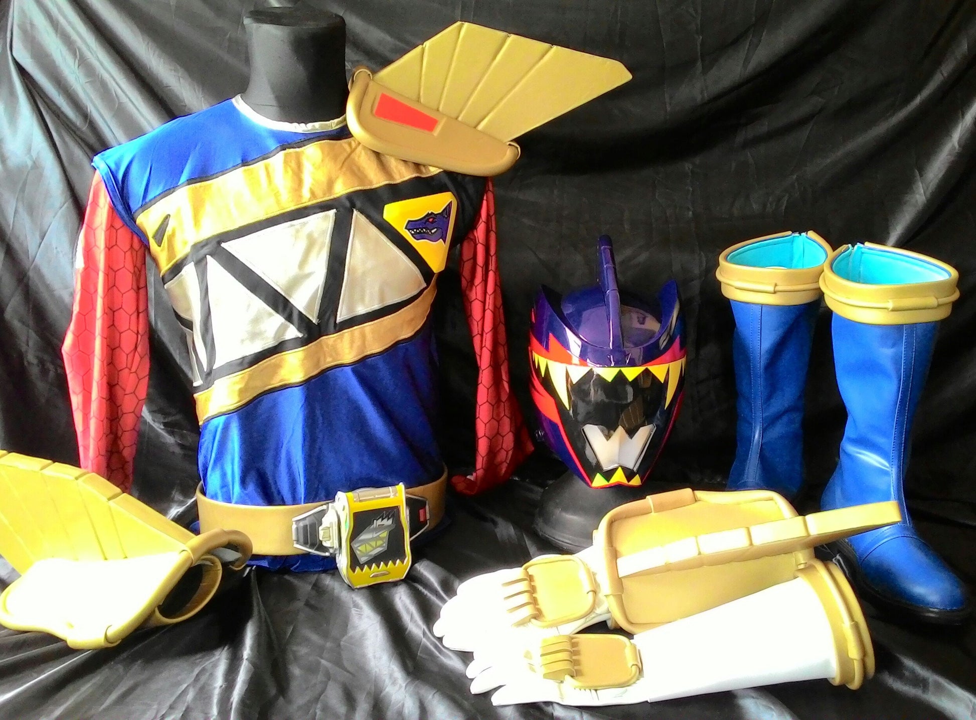 ANIKI Dino Charge Ranger Costume Cosplay Sentai Kyoryuger